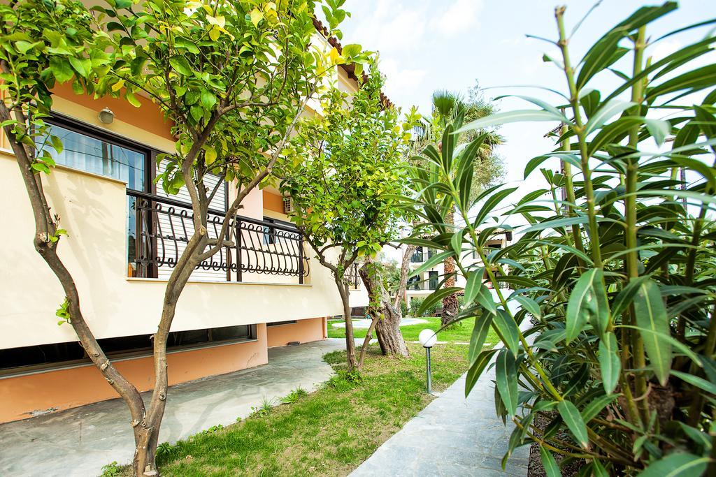 Lemon Garden Apartment Pefkochori Exterior photo